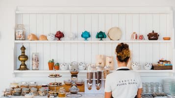 Petit déjeuner buffet compris tous les jours
