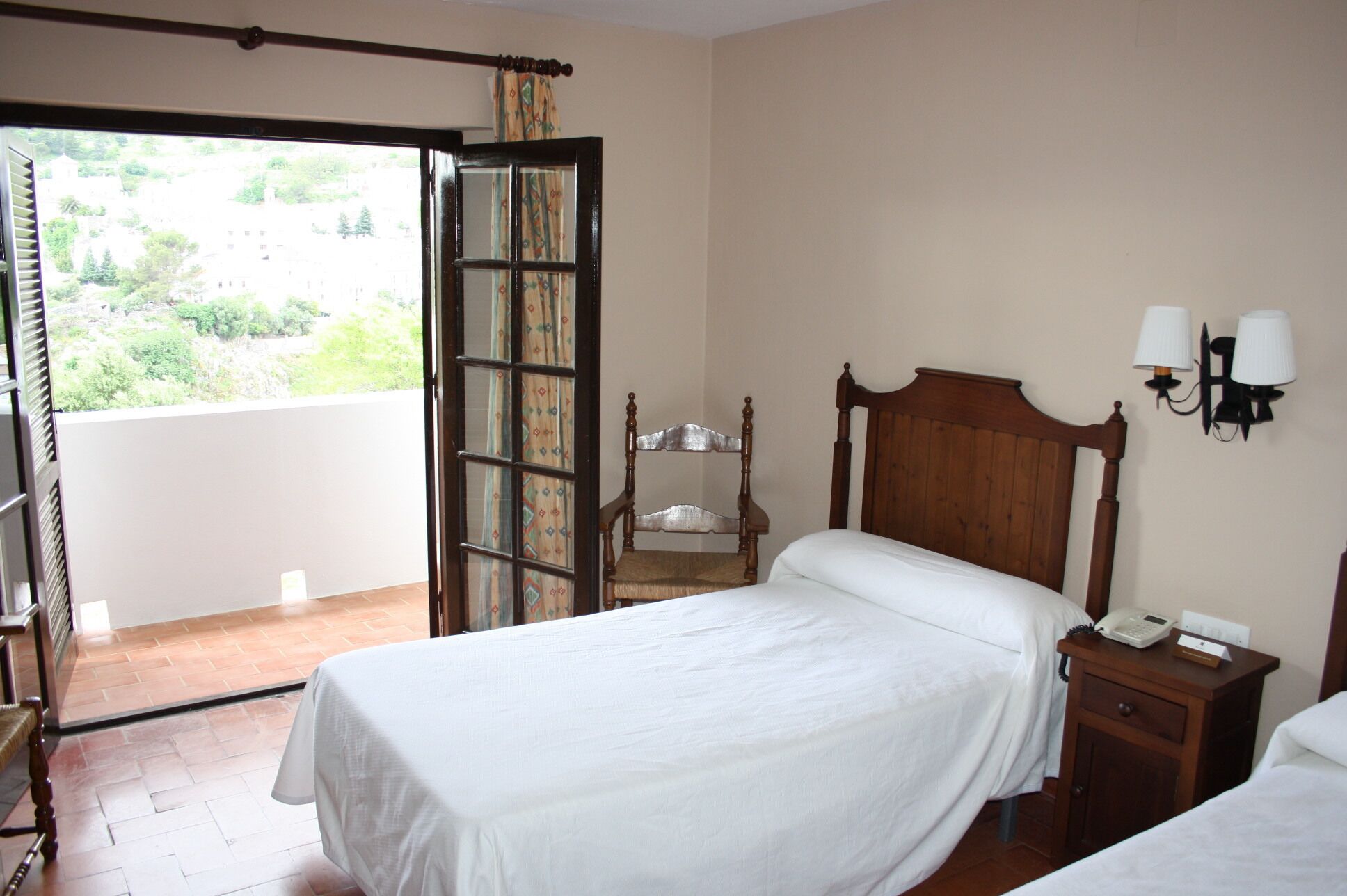 Desk, blackout curtains, free WiFi, bed sheets