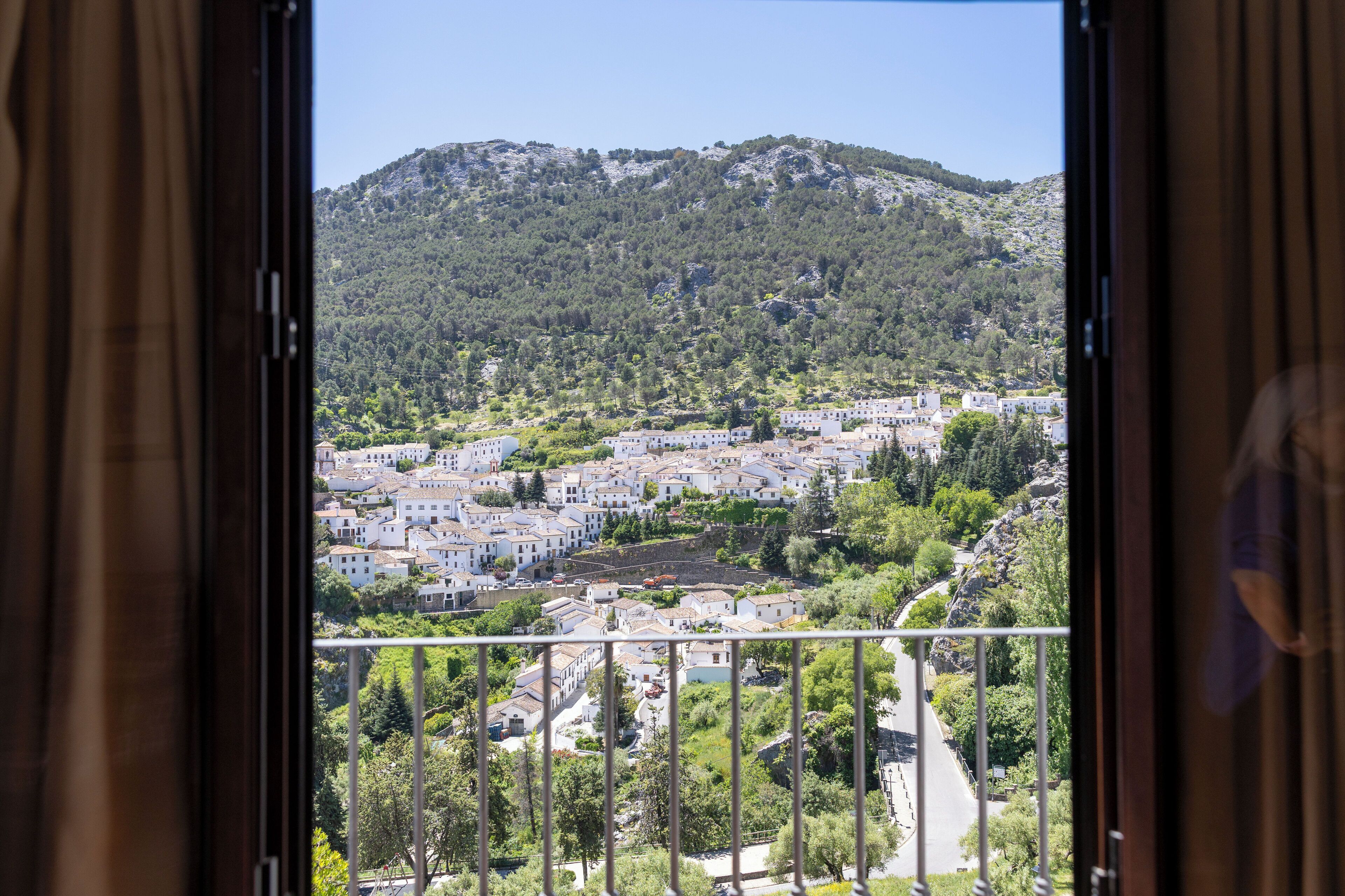 Desk, blackout curtains, free WiFi, bed sheets