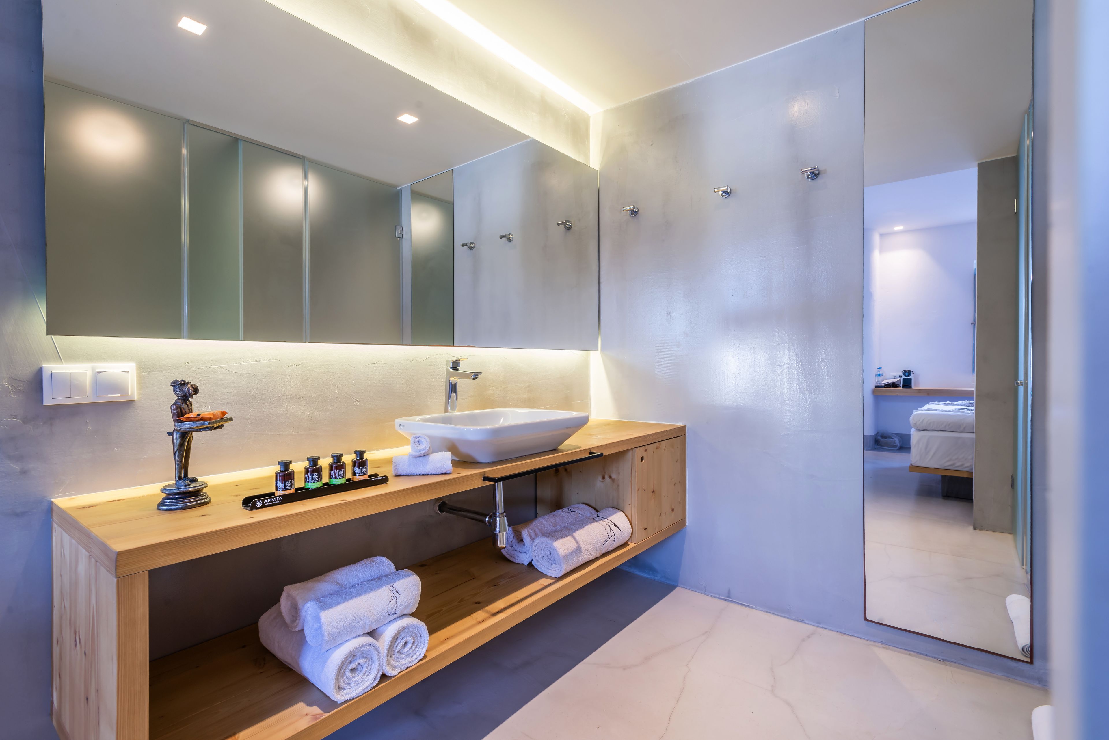 suite, jetted tub (dreambox quadruple) | bathroom | shower, designer toiletries, hair dryer, bathrobes