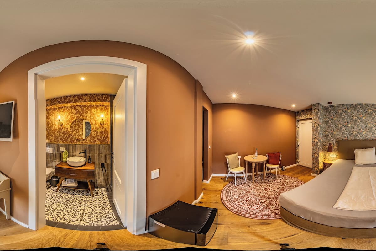 Deluxe Double Room, Non Smoking (Schmetterling) | Premium bedding, down comforters, minibar, in-room safe