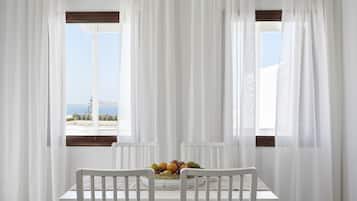 Kamer, uitzicht op zee (Sunrise Residence) | Dineren in de kamer