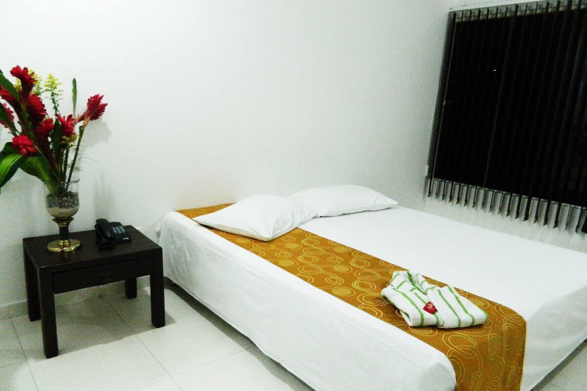 Double Room | Desk, iron/ironing board, free WiFi