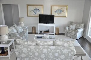 House, 4 Bedrooms | Living area | TV