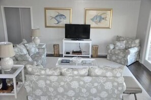 House, 4 Bedrooms | Living area | TV - Dune Deck South -  4 Bedroom Home by RedAwning (Supply)
