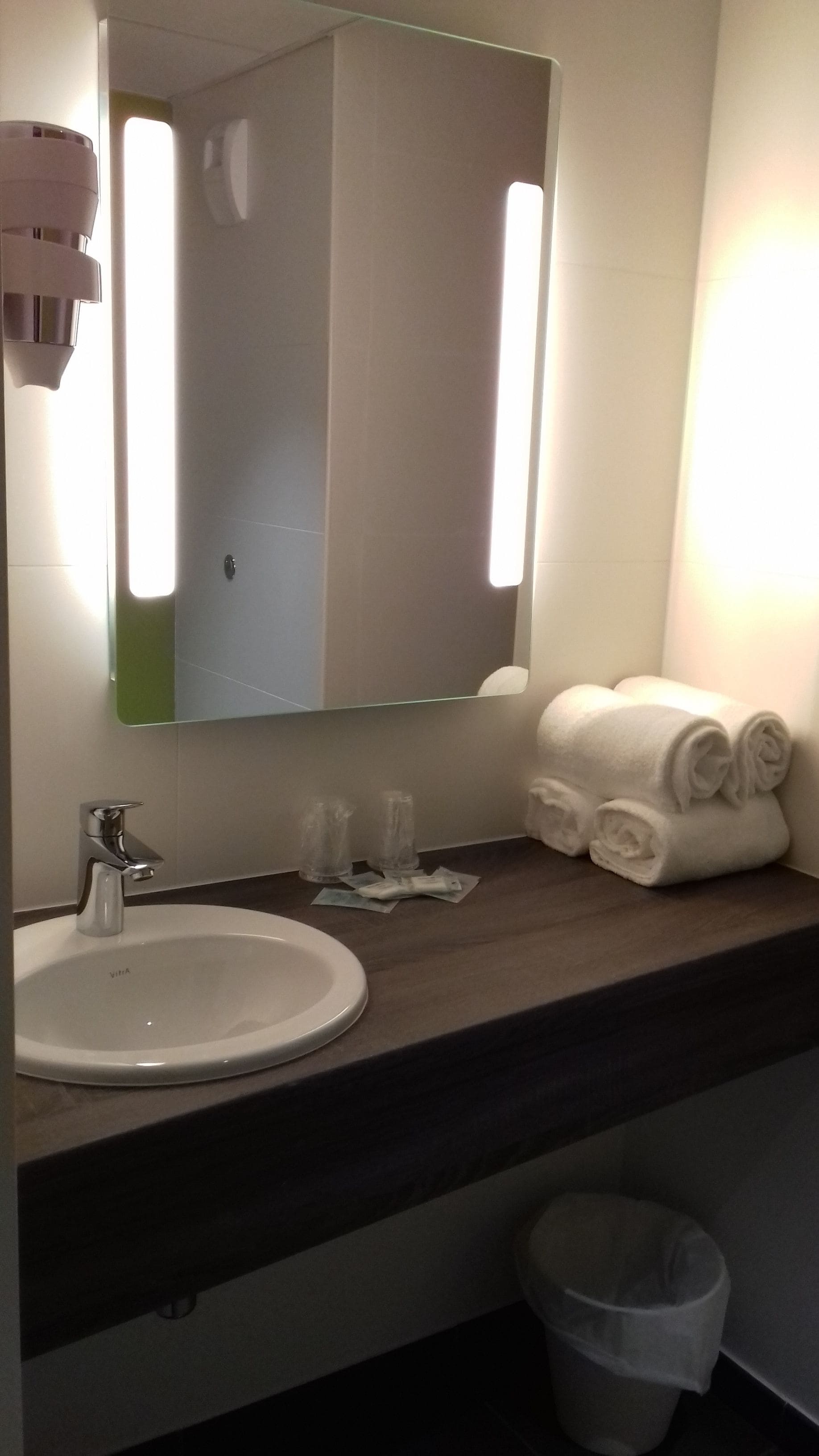 double room | bathroom | shower, free toiletries, hair dryer, towels