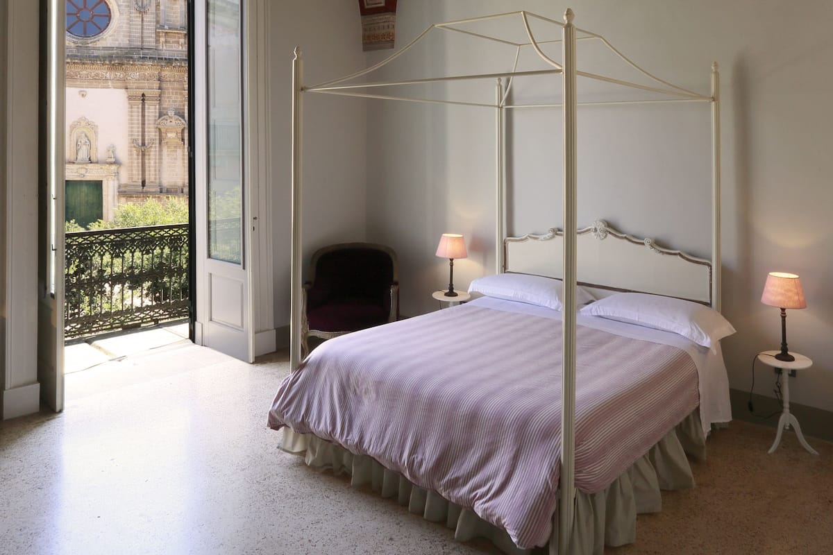 Luxury Room | 1 bedroom, down comforters, minibar, free WiFi