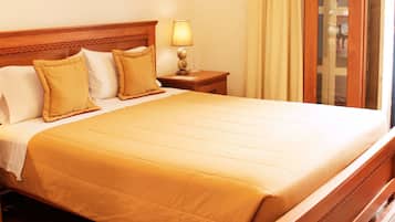 Comfort Double Room, 1 King Bed, Private Bathroom, City View