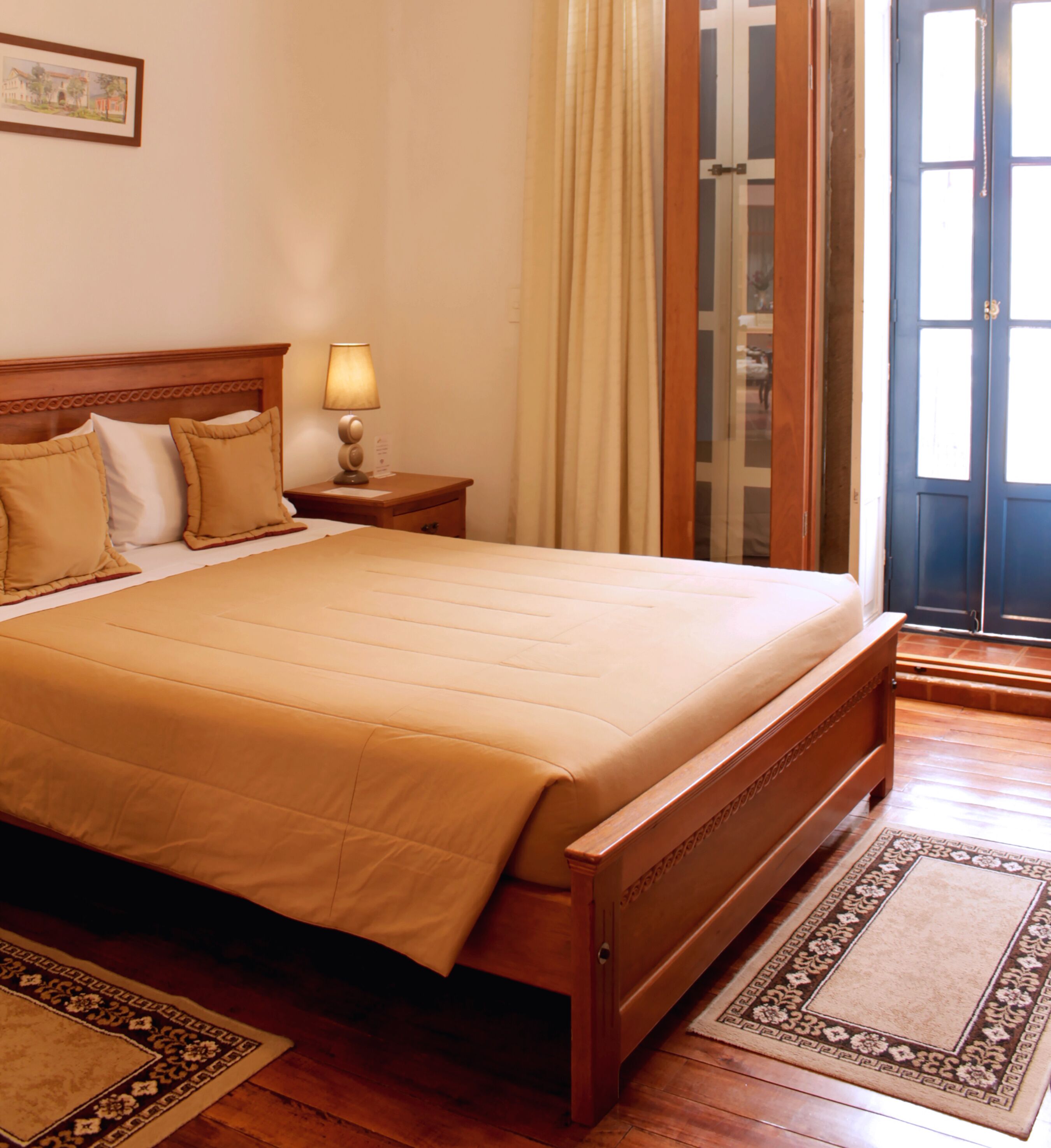 comfort double room, 1 king bed, private bathroom, city view | in-room safe, soundproofing, free wifi, bed sheets