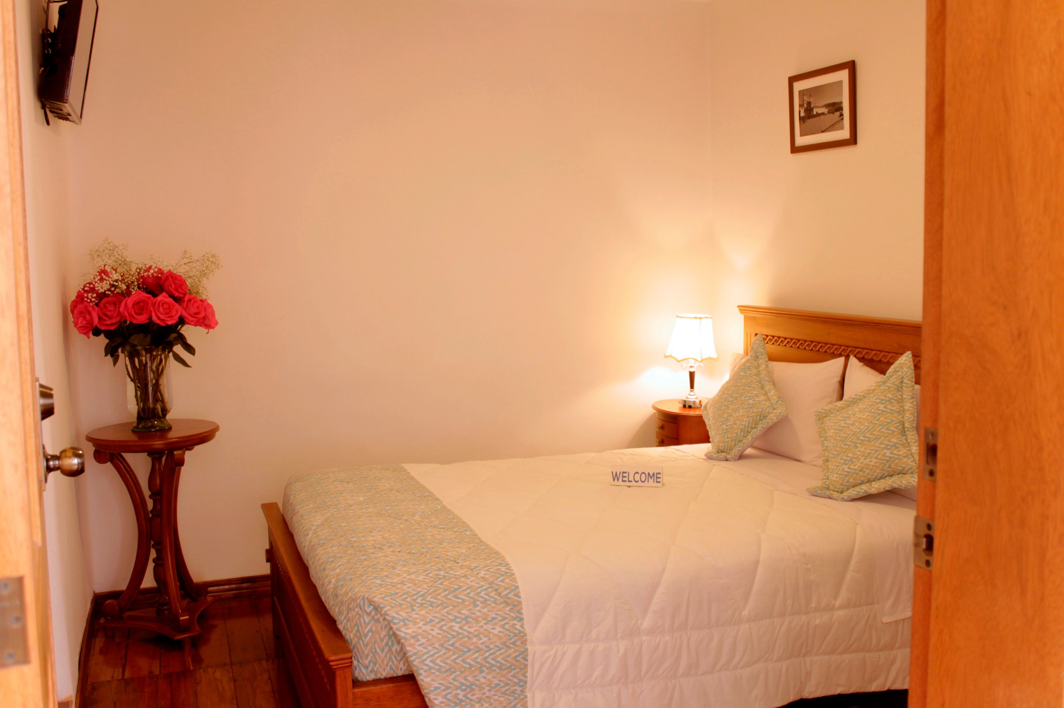 standard single room, private bathroom, ground floor | in-room safe, soundproofing, free wifi, bed sheets