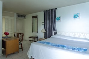 Studio Économique, vue océan, en angle | Bureau, Wi-Fi