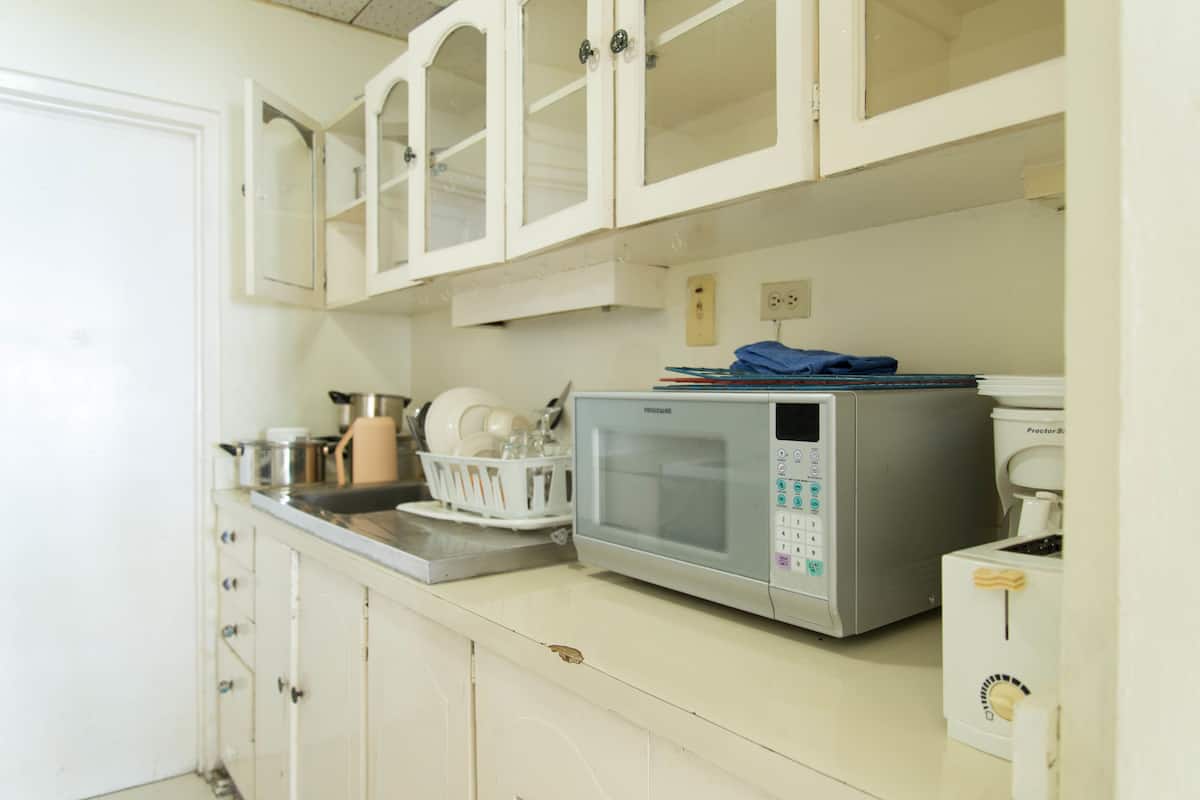 economy townhome, 2 bedrooms, ocean view | private kitchenette | full-sized fridge, oven, stovetop, coffee/tea maker