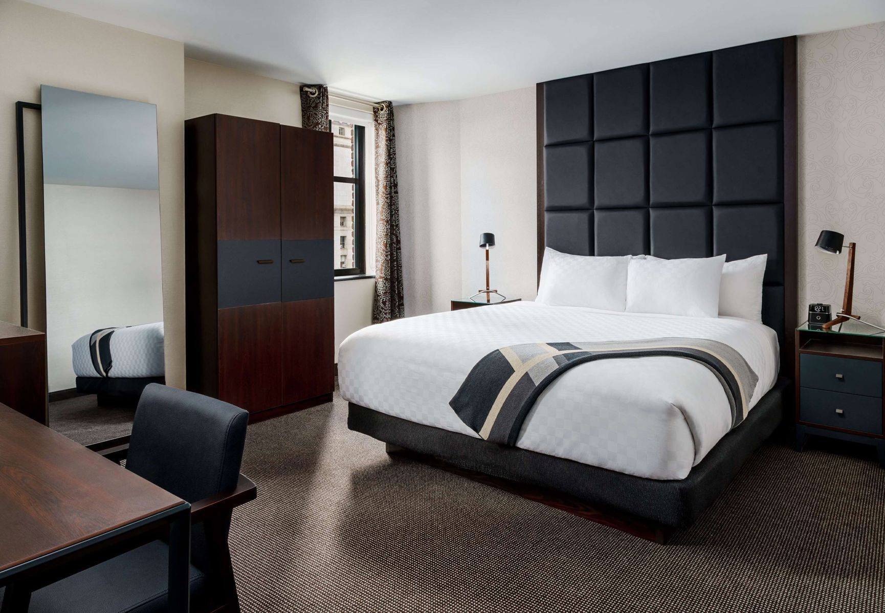 Literie de qualité, lit avec matelas à plateau-coussin, coffre-fort