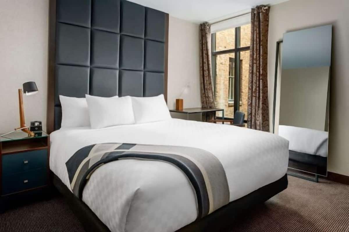 Premium bedding, pillowtop beds, in-room safe, individually decorated