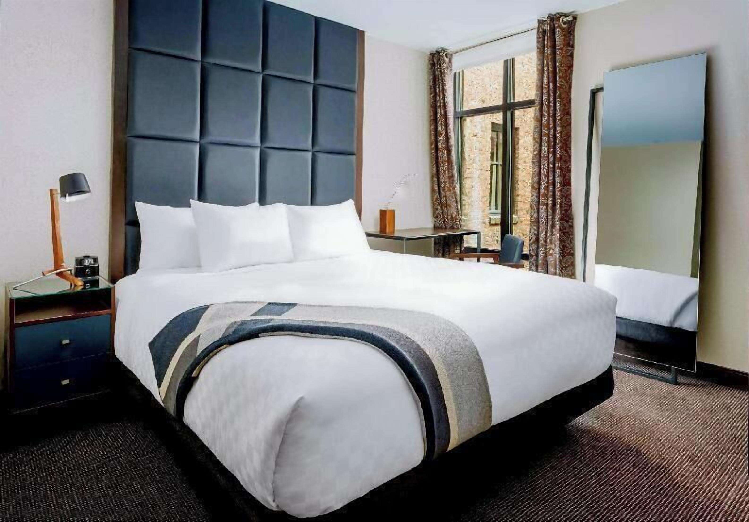 Literie de qualité, lit avec matelas à plateau-coussin, coffre-fort