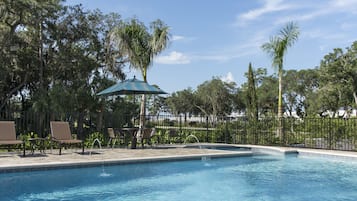 Outdoor pool, pool umbrellas, sun loungers