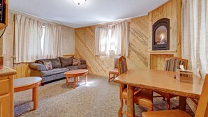 Cabin, Ensuite (with Full kitchen) | Interior