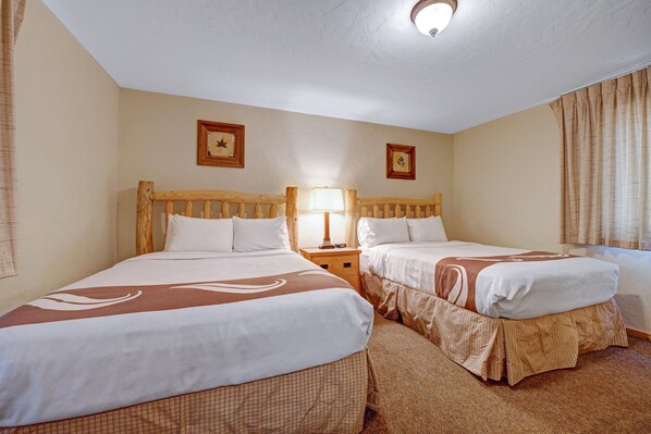 Room - Four Seasons Lodge (South Fork)
