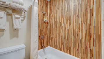 Double Room, Ensuite (2) | Bathroom | Free toiletries, hair dryer, towels