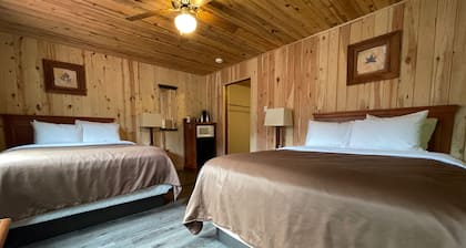 Four Seasons Lodge