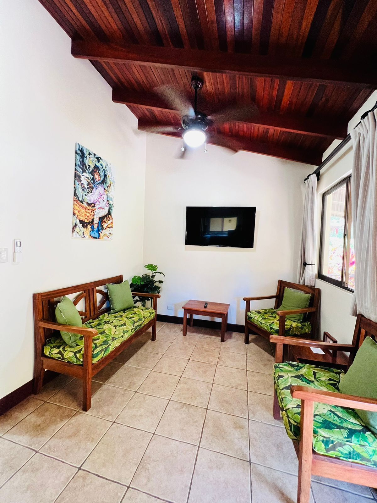 villa | frette italian sheets, premium bedding, down duvets, in-room safe