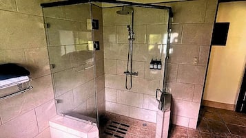 Ducha, cabezal de ducha tipo lluvia, artículos de tocador gratuitos