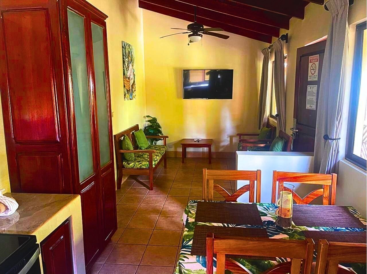 villa | frette italian sheets, premium bedding, down duvets, in-room safe