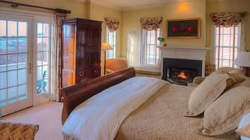 Room, Private Bathroom (Room 03 -Seaside 1st FL King) | Premium bedding, individually decorated, individually furnished, desk