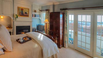 Room, Private Bathroom (Room 01 -Seaside 1st FL Queen)