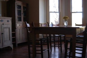 Colazione a base di specialità locali inclusa, servita tutte le mattine