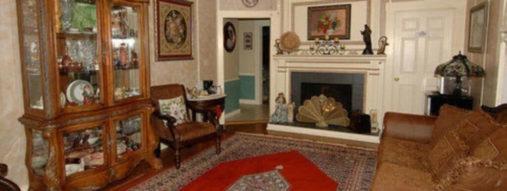 Southern Charm Lodging Bed and Breakfast Reviews, Deals & Photos 2026 -  Expedia