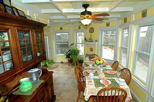 Southern Charm Lodging Bed and Breakfast