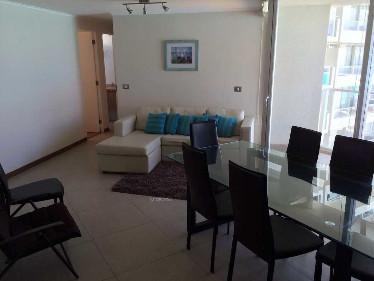 Living room | 32-inch flat-screen TV with cable channels, TV