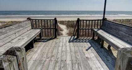 Westside- 3 Bedroom Home by RedAwning