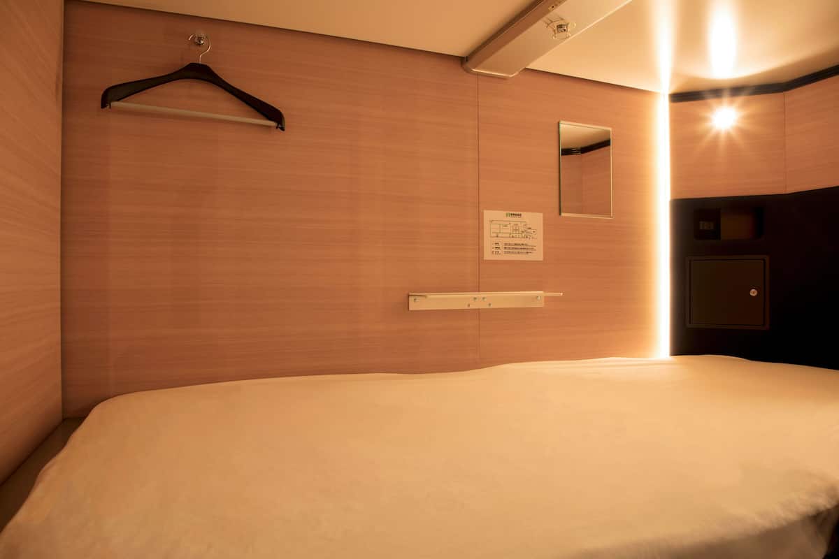 in-room safe, free wifi, bed sheets