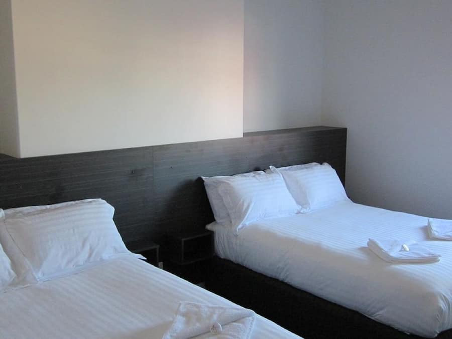 Iron/ironing board, free WiFi, bed sheets