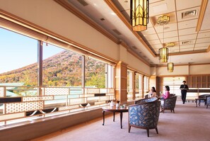 Lobby lounge - Hoshino Resorts KAI Nikko (Nikko)