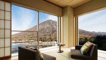 Japanese-style Suite with Lake View WL6 | In-room safe, laptop workspace, free WiFi