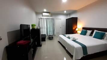 Standard Double Room | 1 bedroom, desk, rollaway beds, free WiFi