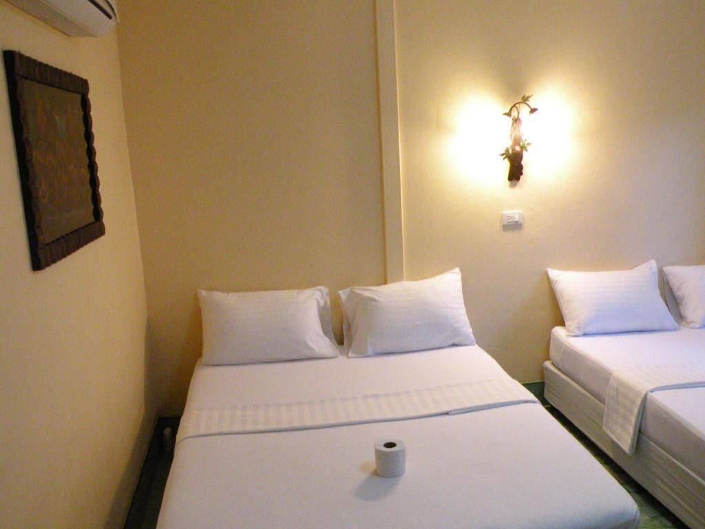 Free WiFi, bed sheets