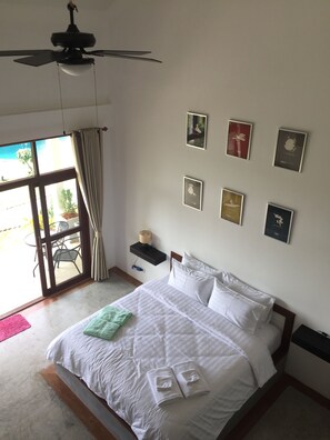 Minibar, in-room safe, blackout curtains, soundproofing - Tree Roots Retreat (Rayong)