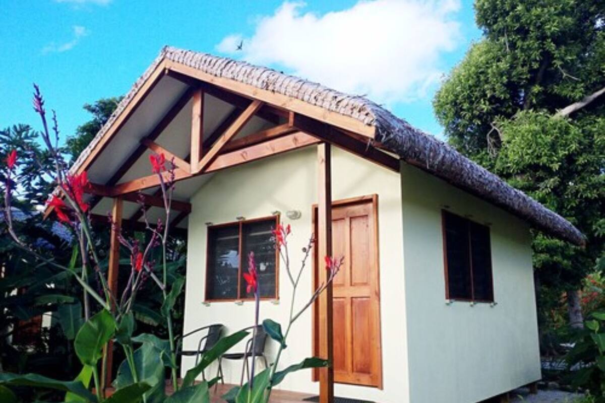 Garden Private Bungalow | Soundproofing, bed sheets
