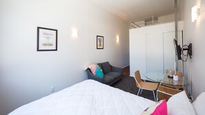 Unclassified image, 5 of 8, button - Cosy Inner City Loft (Auckland)