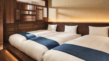 In-room safe, desk, free WiFi