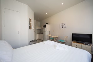 Auckland City Apartment