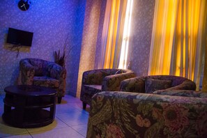 Royal suite | Woonruimte | Televisie