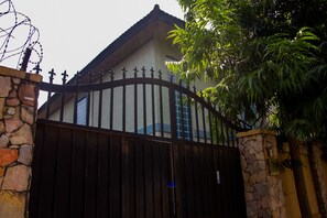 Entrada de la propiedad