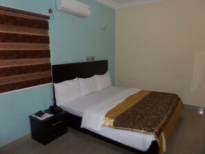 Classic Room, 1 King Bed