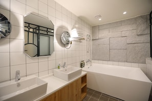 Royal suite | Individueel gedecoreerd, individueel gemeubileerd, gratis wifi