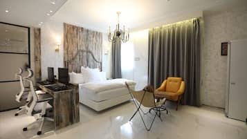 Suite (No Breakfast provided from Saturday to Monday) | Individually decorated, individually furnished, free WiFi, bed sheets